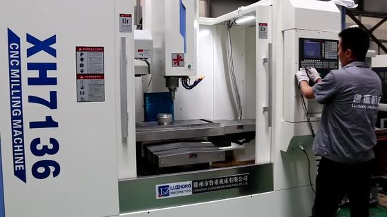 Máquina de trituração automática do CNC XK7136 para o metal