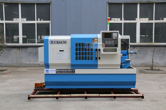Do torno horizontal automático do CNC da cama lisa do torno do CNC tipo pequeno máquina CK6136