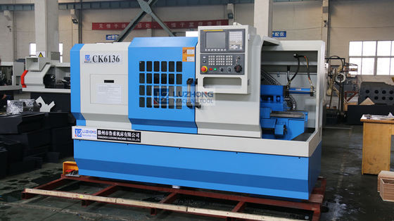Torno fazendo à máquina de aço inoxidável do torno pequeno do metal do CNC de CK6136D