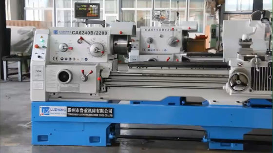 Torno do metal do CNC CA6240 para a roda de alumínio que faz à máquina em Filipinas